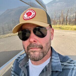 Meet your Posher, Christopher